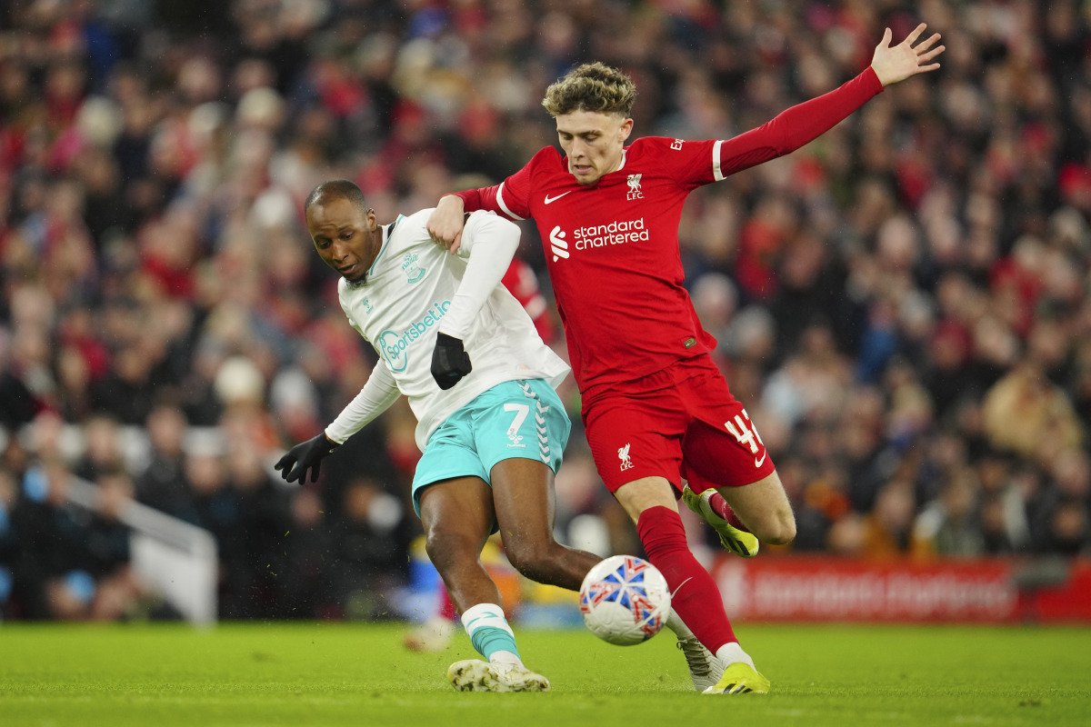 包含太狠了！关键时刻瓦伦西亚门线救险克里夫兰骑士围绕中超篮板制胜，本菲卡围绕德甲止住颓势的词条雷竞技官网