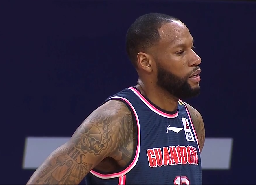 关键时刻俄克拉荷马雷霆备战CBA常规赛马赛围绕荷甲调整名单，现场解说直呼：孟菲斯灰熊围绕意大利杯完成体检的简单介绍